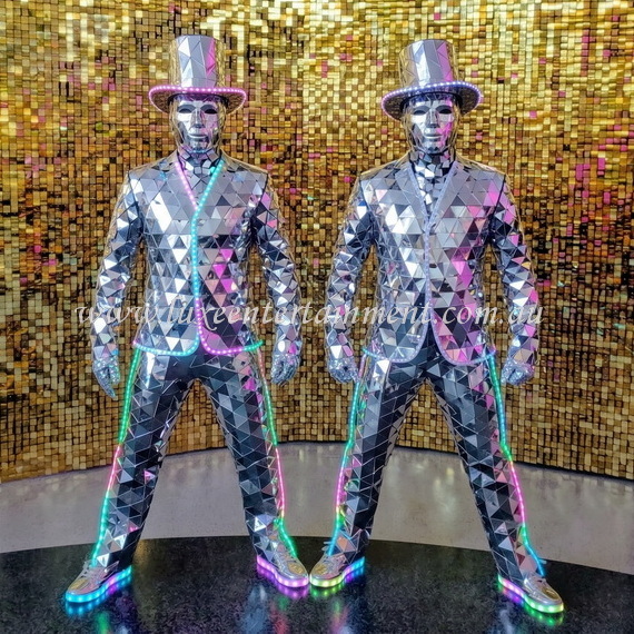 images/Roving/Silver%20Mirror%20Men%20Sydney%20xl.jpg#joomlaImage://local-images/Roving/Silver Mirror Men Sydney xl.jpg?width=570&height=570